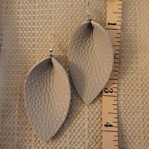 Genuine leather Earrings JW16